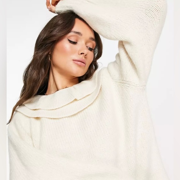 Selected Femme knitted jumper with frill collar detail in cream large - Picture 3 of 11